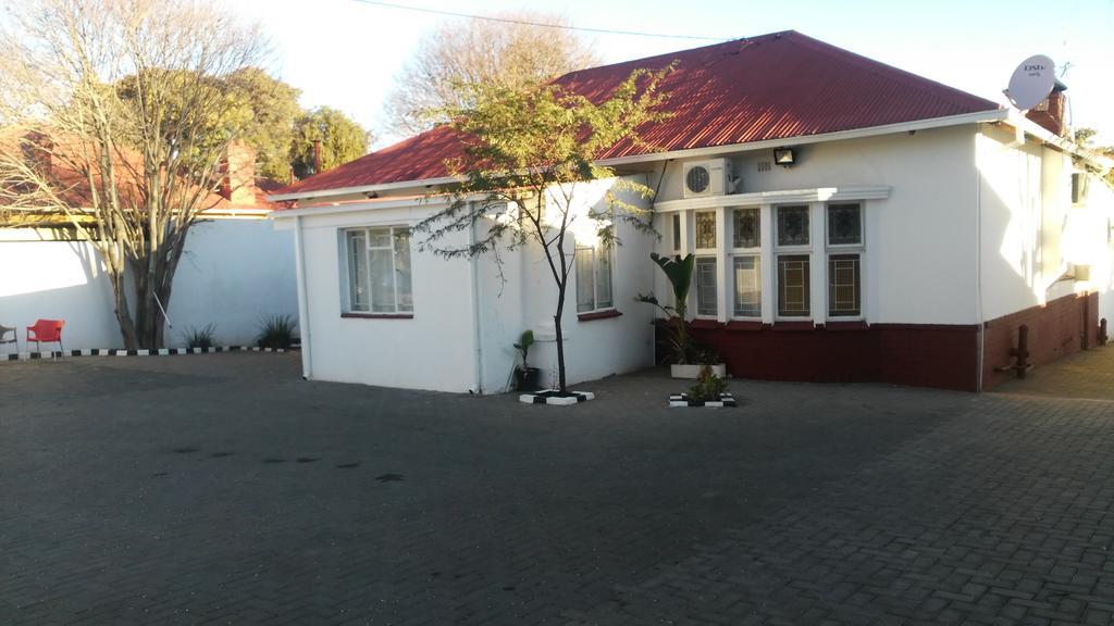 Valley Guest House Pretoria-Noord Exteriör bild