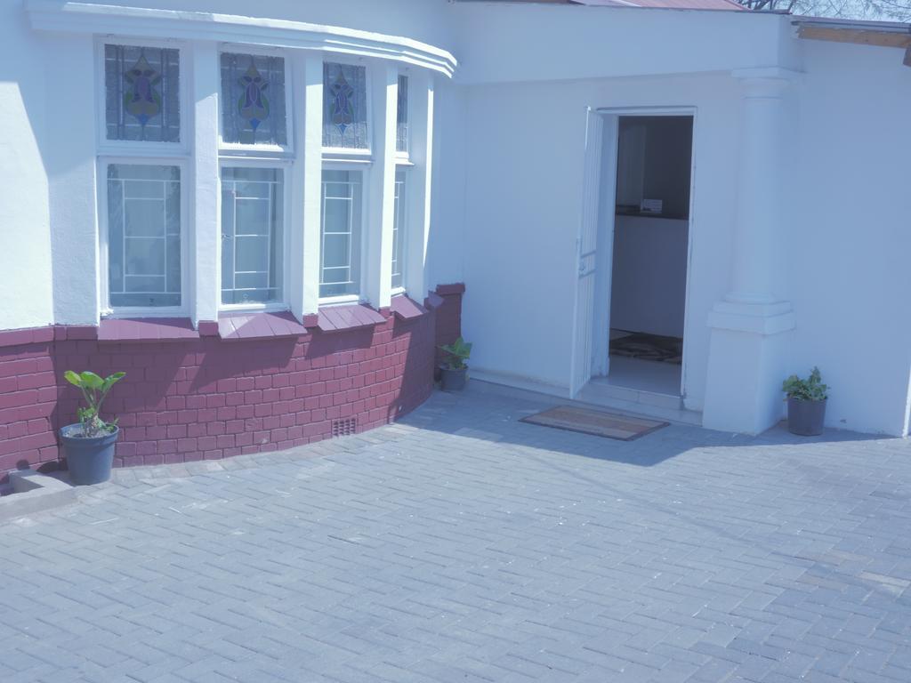 Valley Guest House Pretoria-Noord Exteriör bild