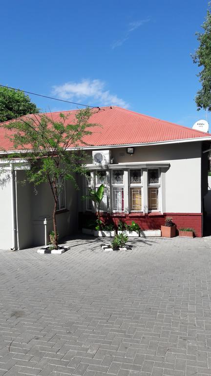Valley Guest House Pretoria-Noord Exteriör bild