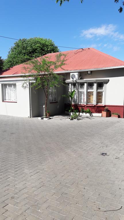 Valley Guest House Pretoria-Noord Exteriör bild