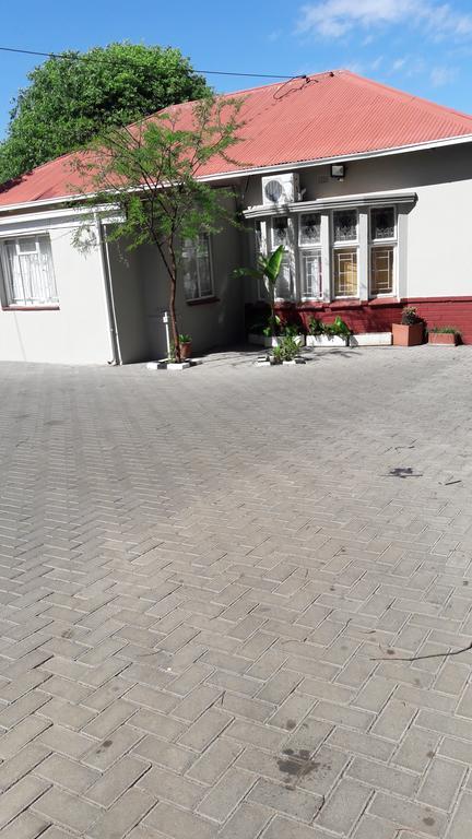 Valley Guest House Pretoria-Noord Exteriör bild