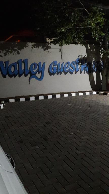 Valley Guest House Pretoria-Noord Exteriör bild